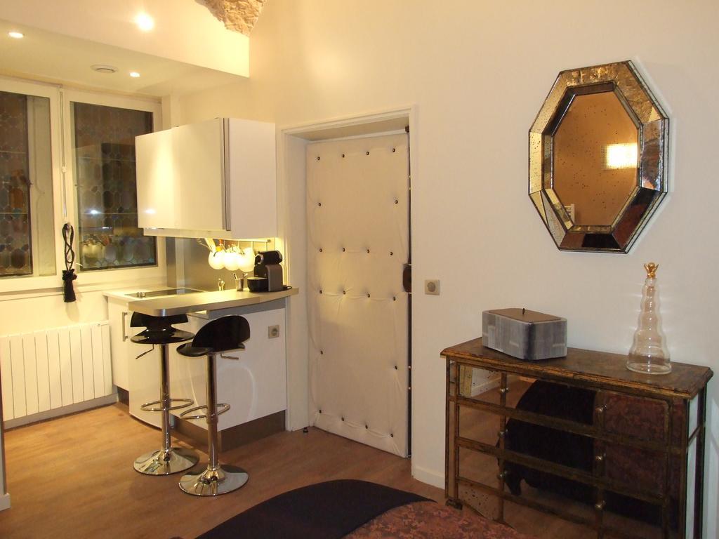 Loge Des 3 Maries Apartment Lyon Bagian luar foto